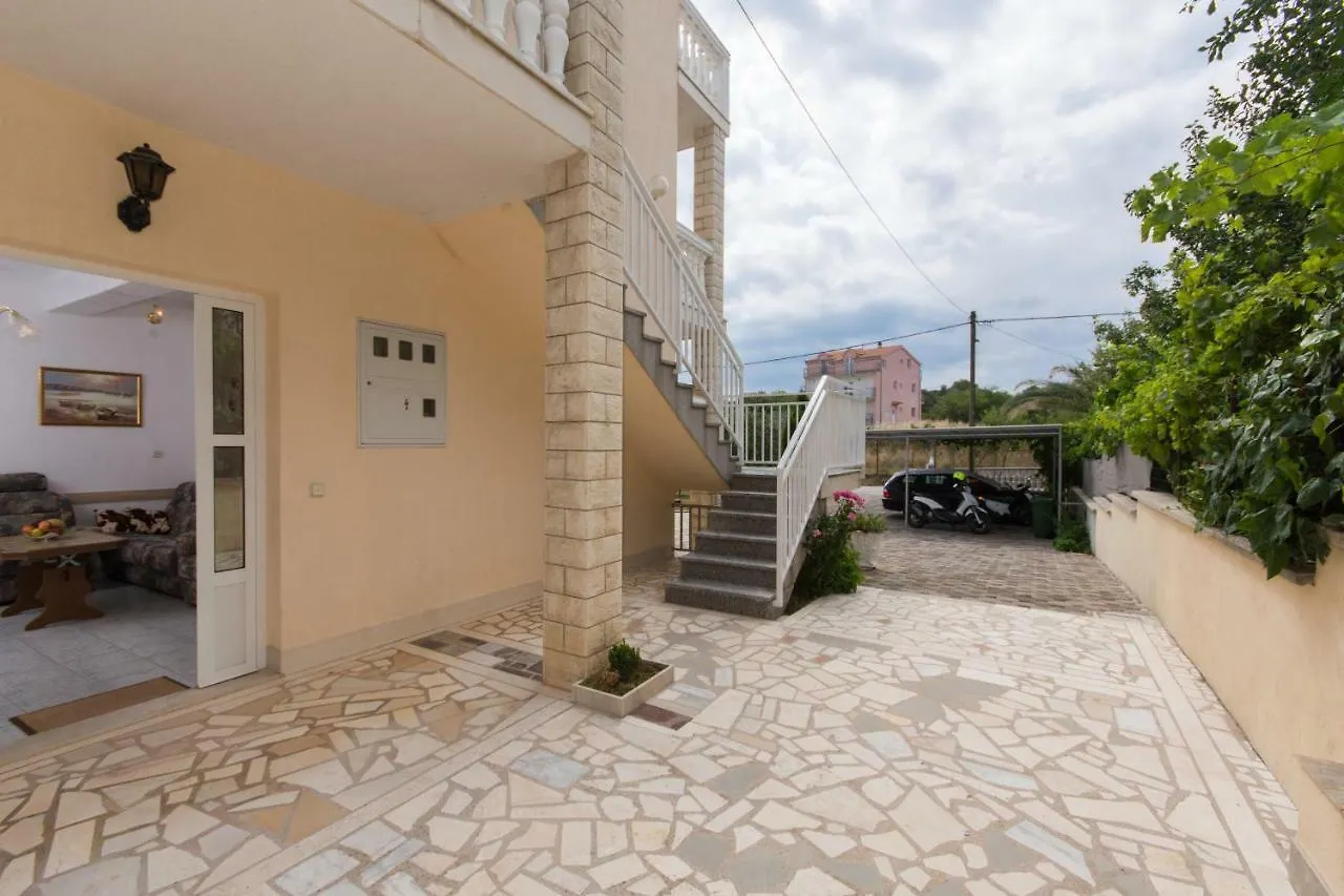 Apartment Villa Nella Bella Trogir Croatia