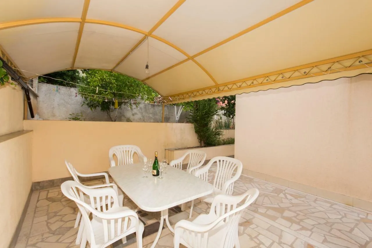 Apartment Villa Nella Bella Trogir Croatia