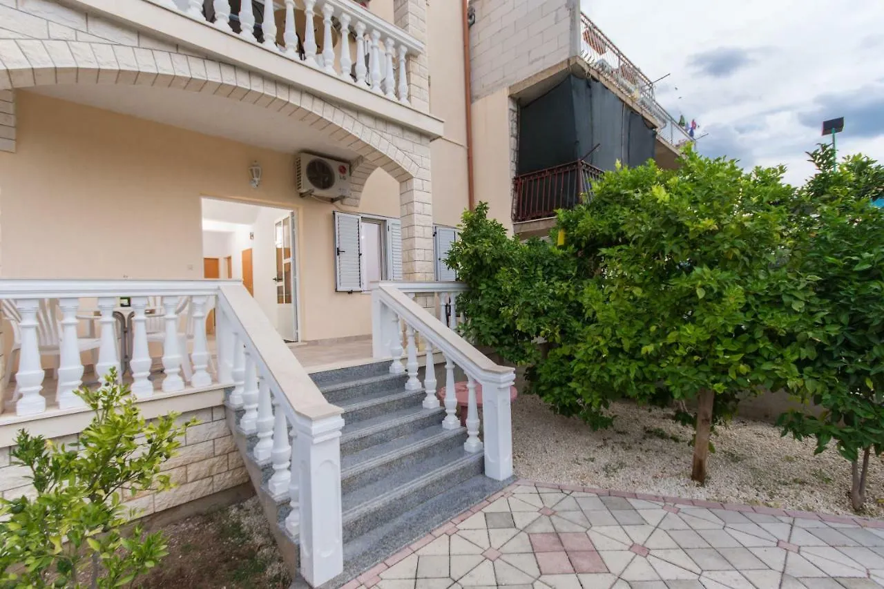 Apartment Villa Nella Bella Trogir Croatia