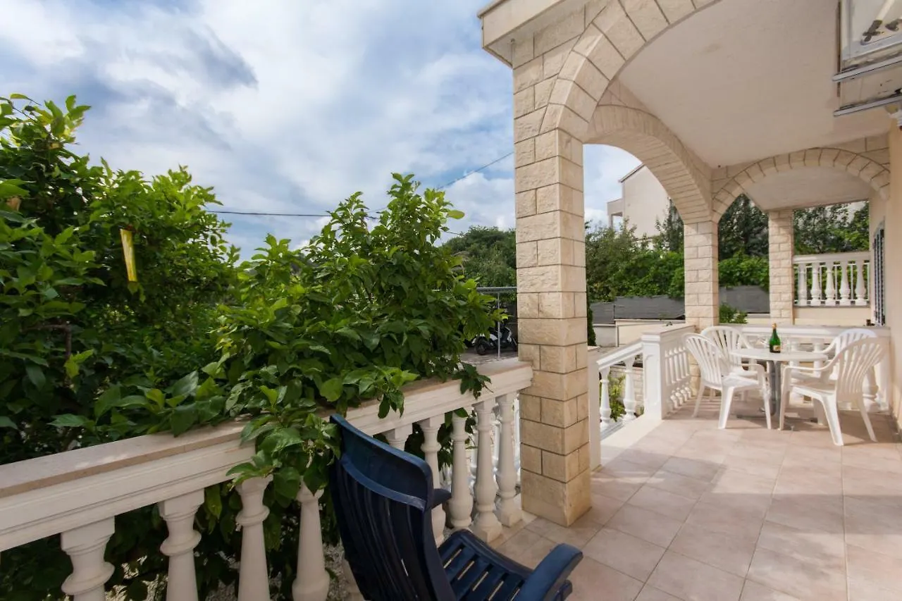 Apartment Villa Nella Bella Trogir